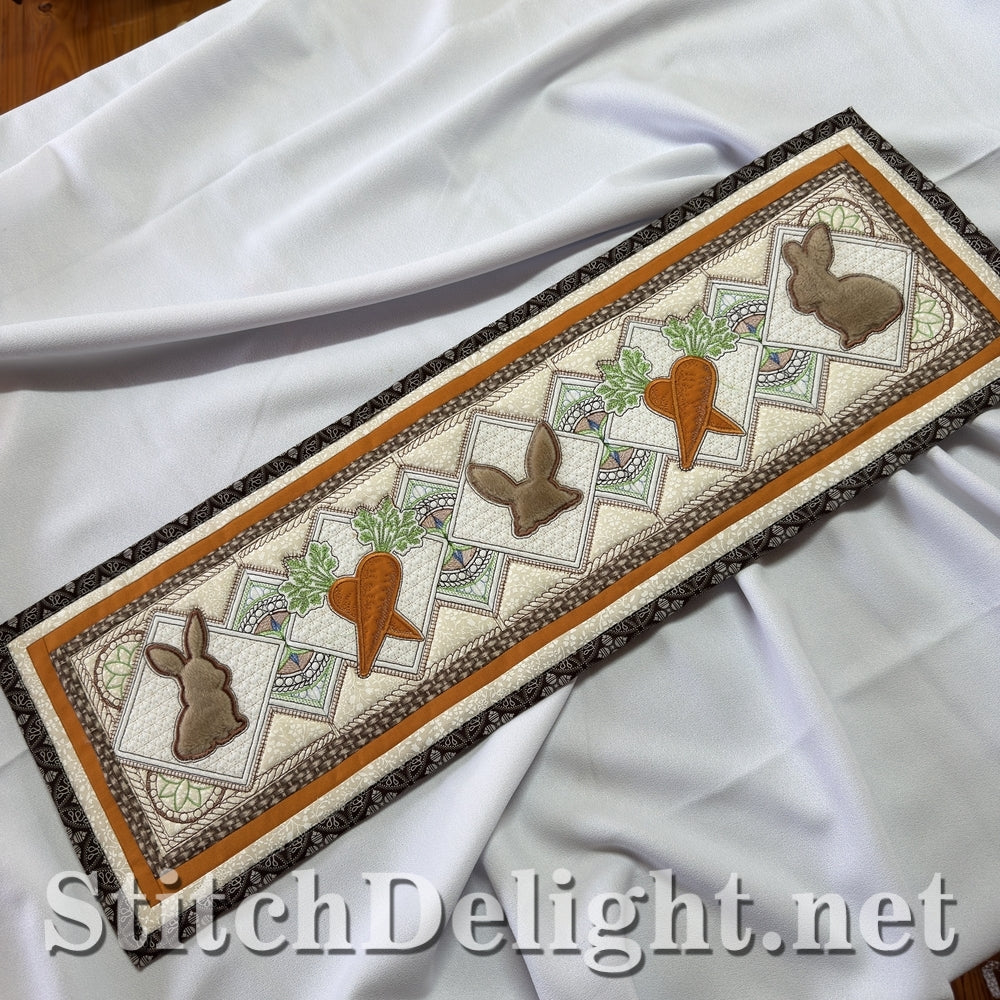 SDS3421 Bunny Table Runner