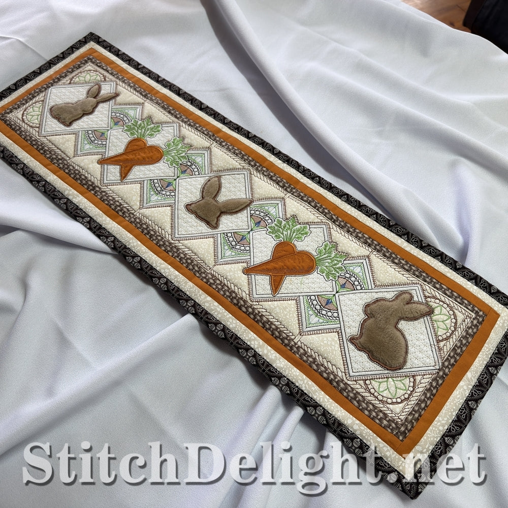 SDS3421 Bunny Table Runner