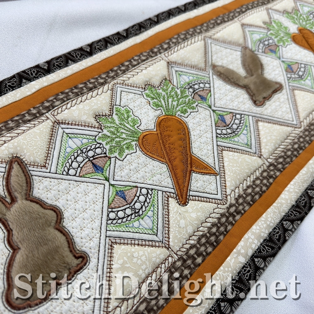 SDS3421 Bunny Table Runner