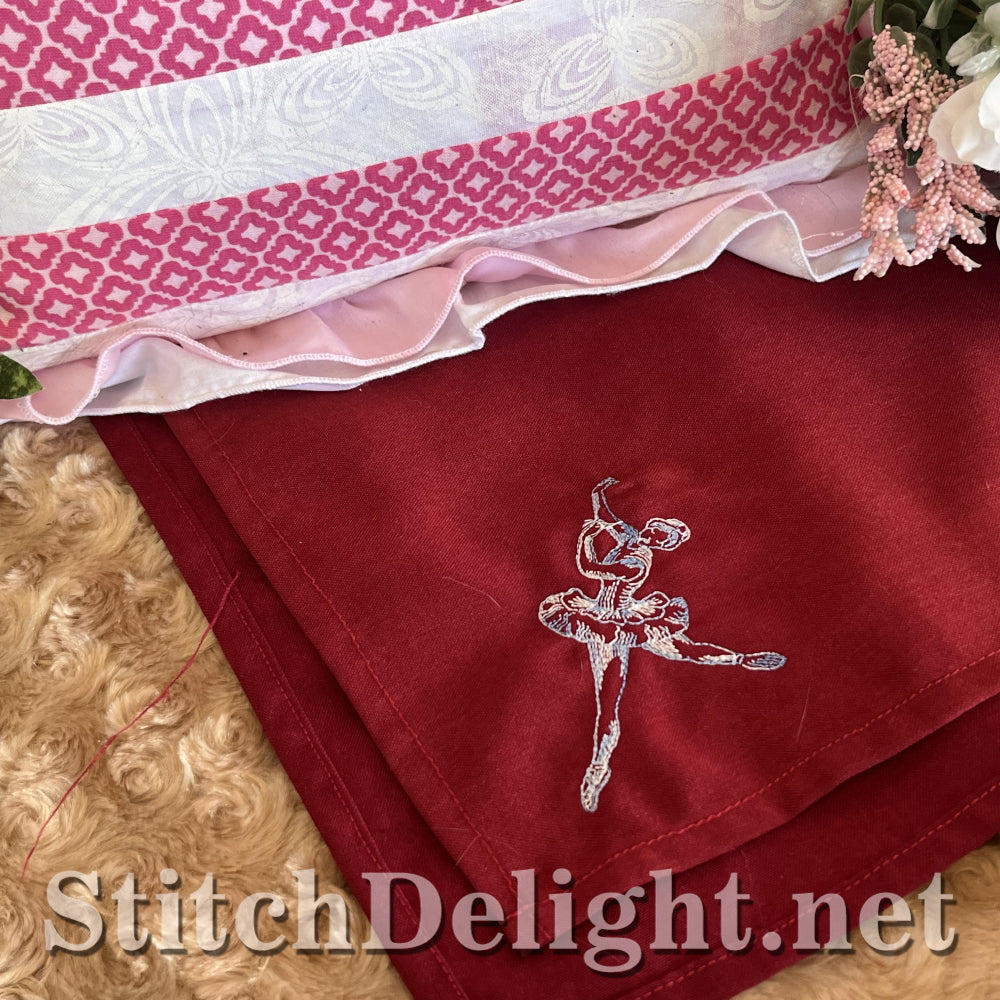 SDS4356 Redwork Ballerina
