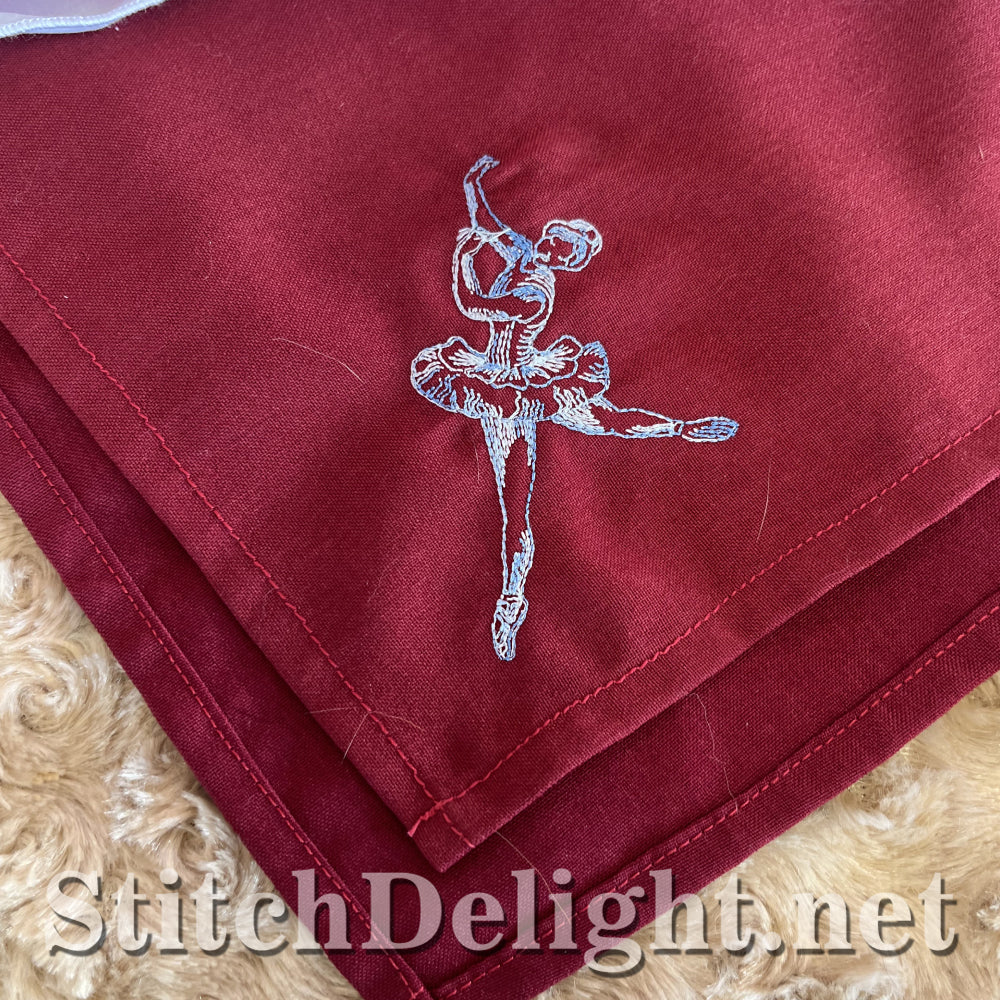 SDS4356 Redwork Ballerina