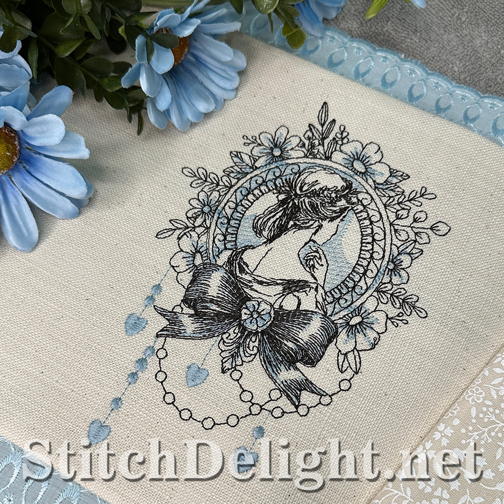 SDS4496 Timeless Lady