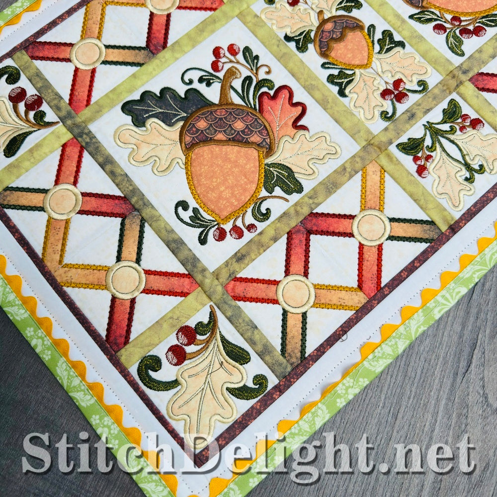 SDS4994 Acorn Table Runner