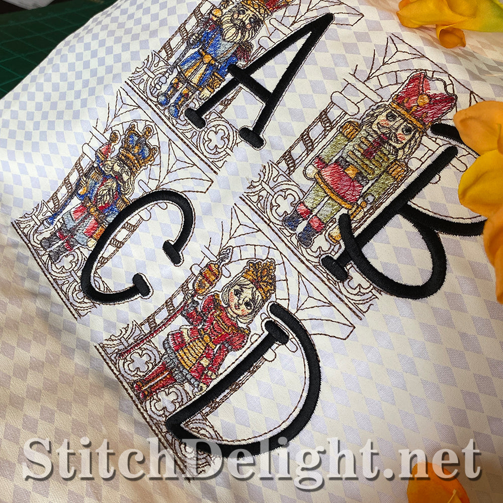 SDS3151 Nutcracker Font