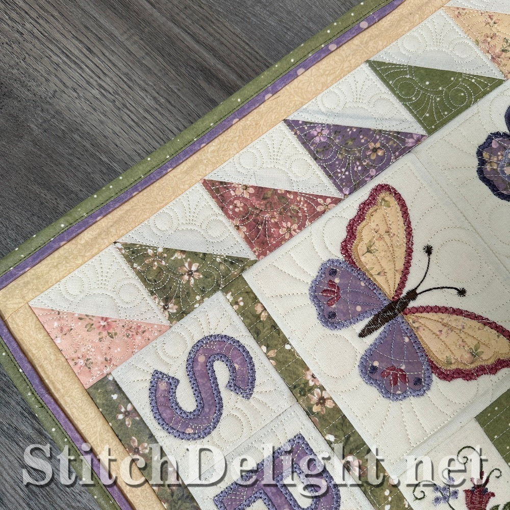 SDS4853 Spring Time Dancing Lilies Wallhanging
