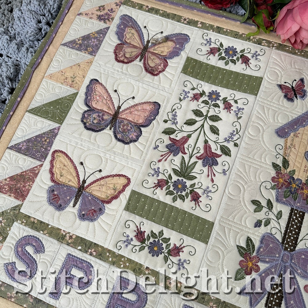 SDS4853 Spring Time Dancing Lilies Wallhanging