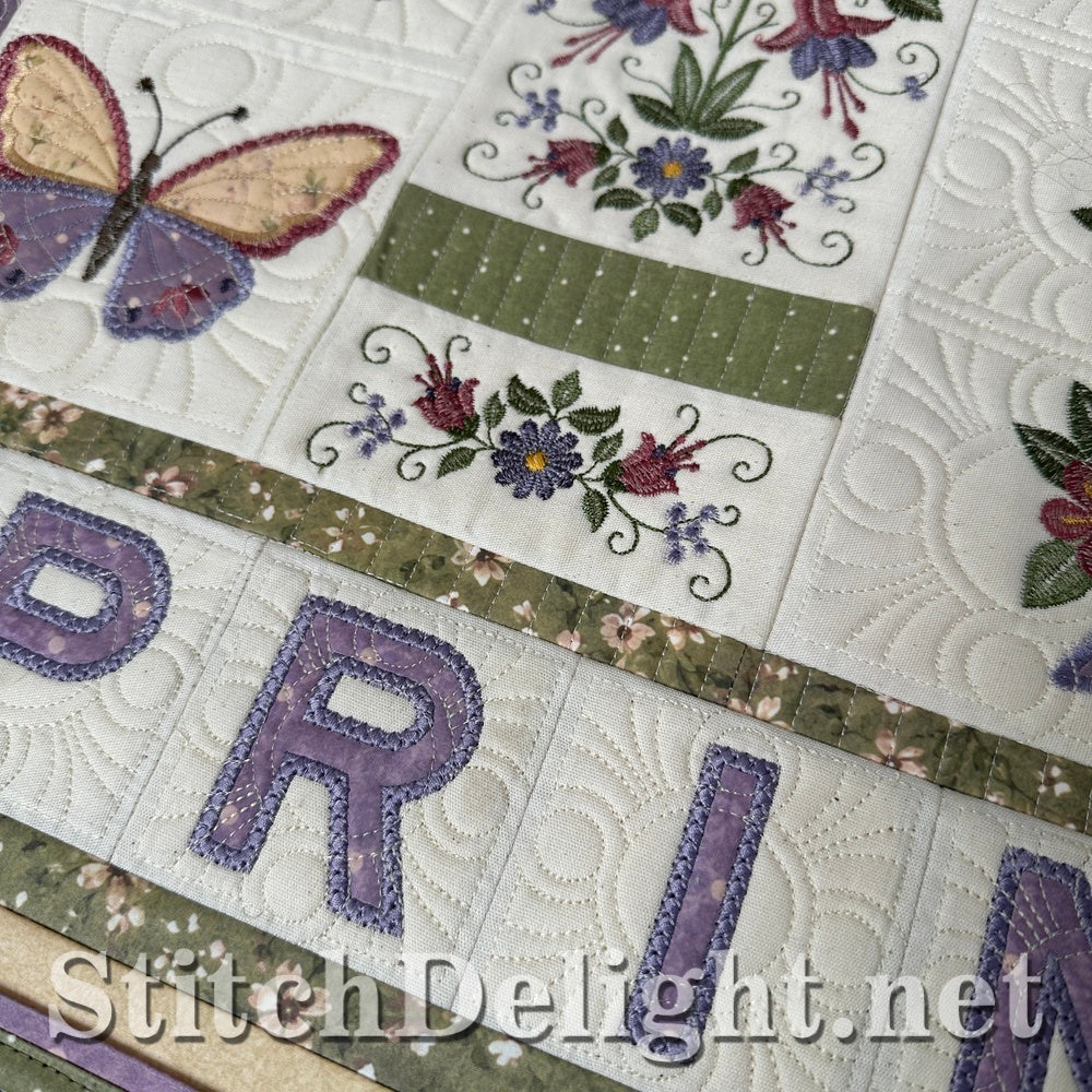 SDS4853 Spring Time Dancing Lilies Wallhanging