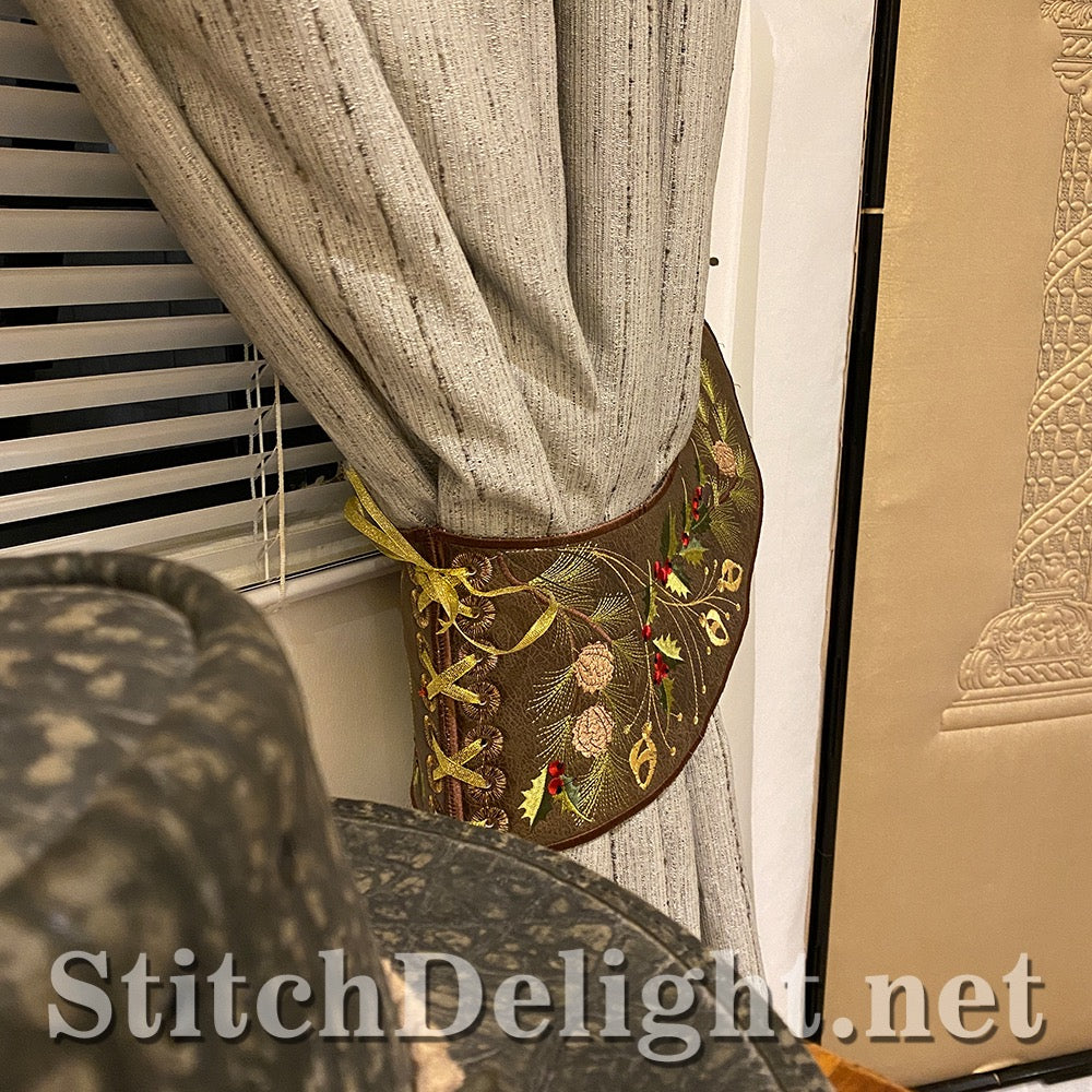 SD0843 Christmas Tie Backs