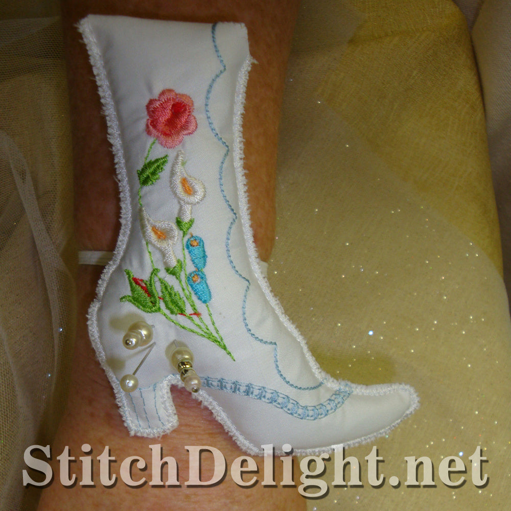 SD0873 Victorian Shoe pincushion