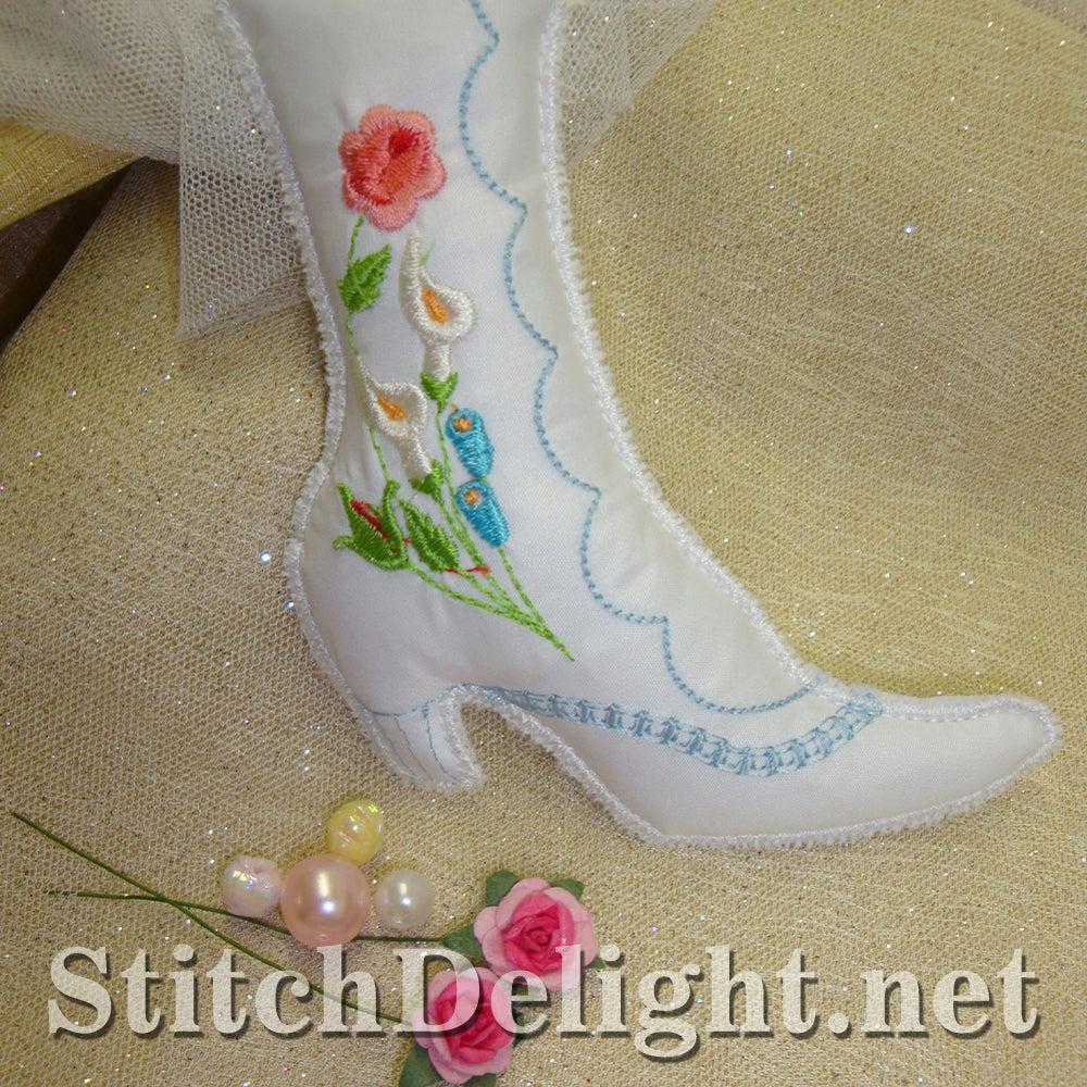 SD0873 Victorian Shoe pincushion