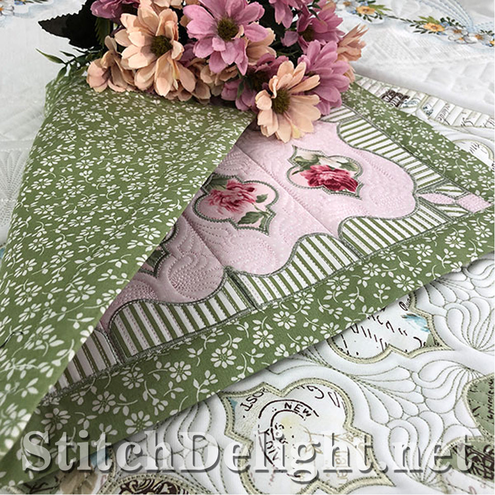 SDS1342 Quatrefoil Quilt Set