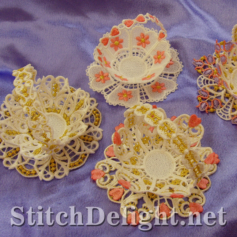 SD0573 Nutcup Baskets and Doilies