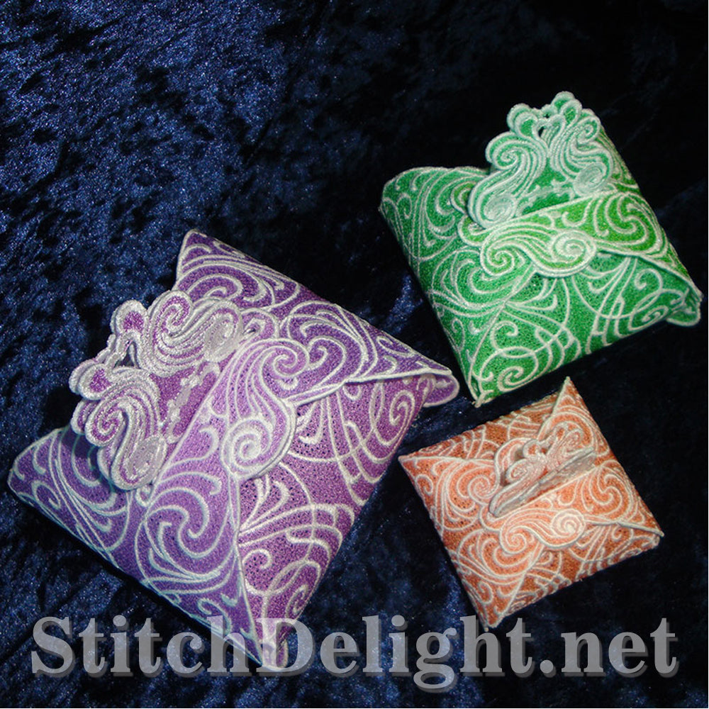 AE017 Gift Boxes in Lace
