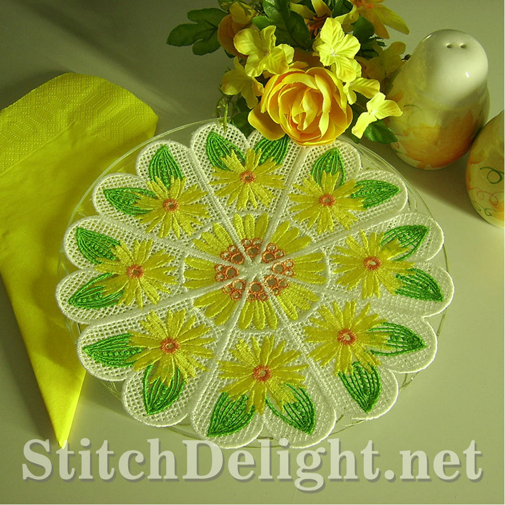 AE038 Daisy Doily