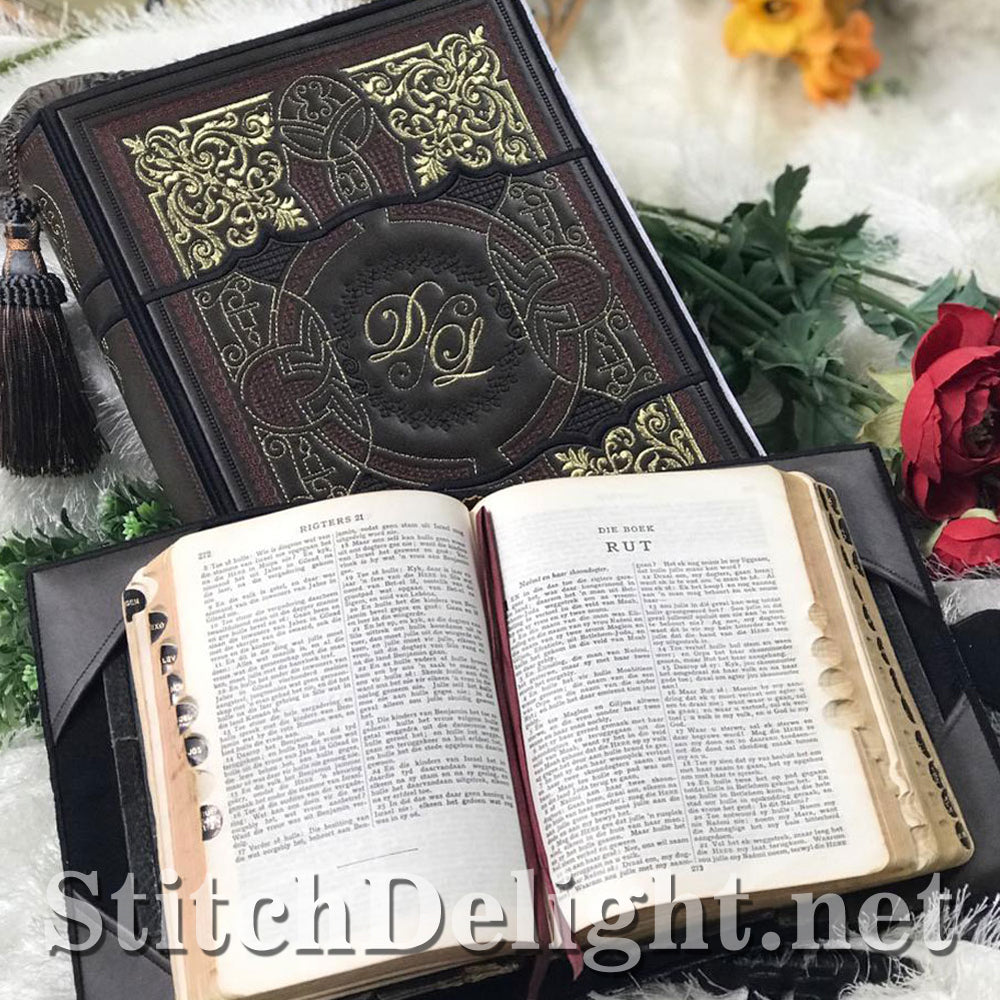 HOE0007 Vintage Book Covers