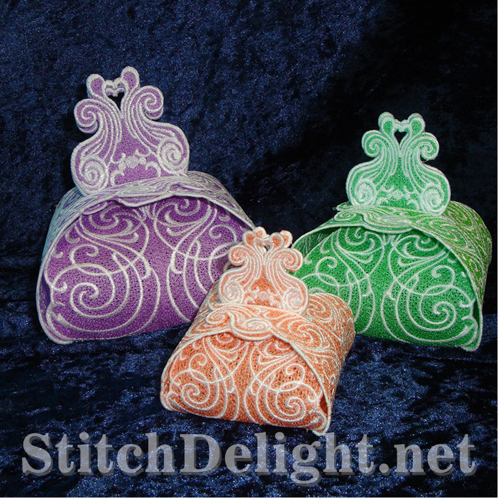 AE017 Gift Boxes in Lace