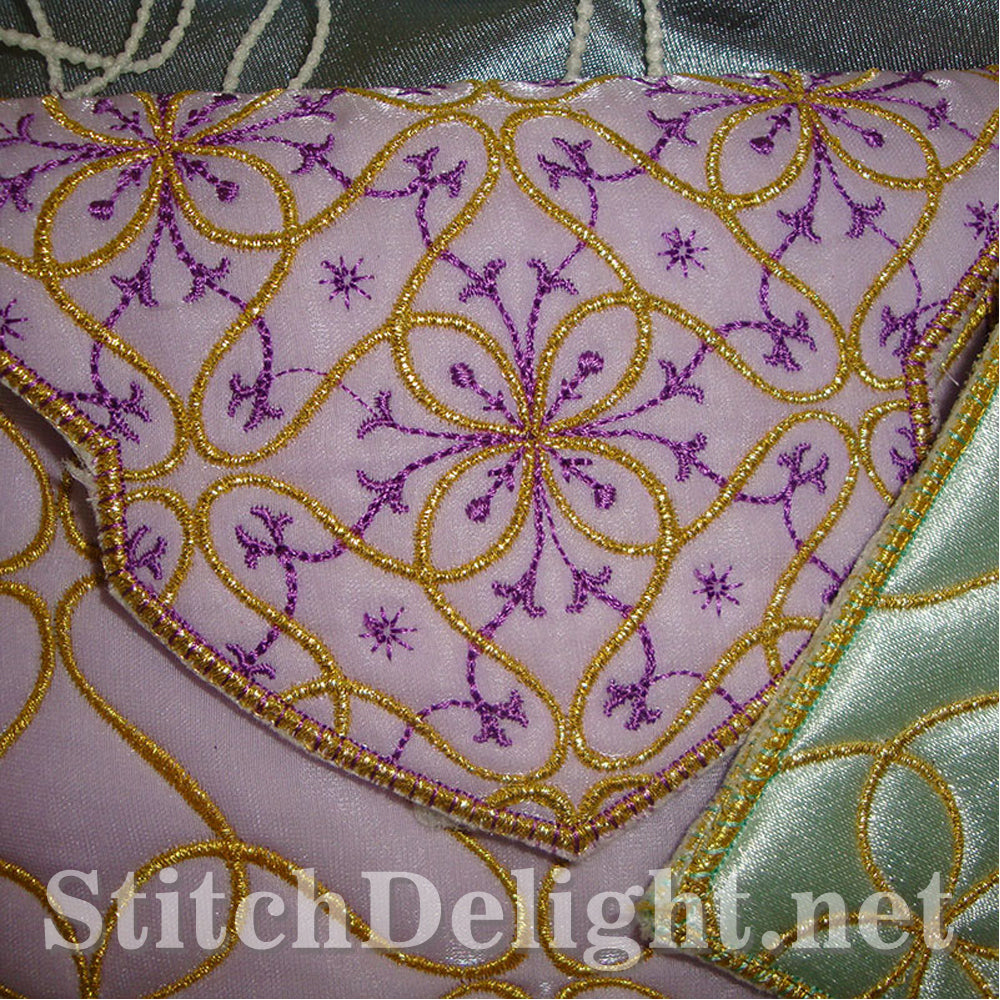 AE004 Goldwork Purses with Trim Edge