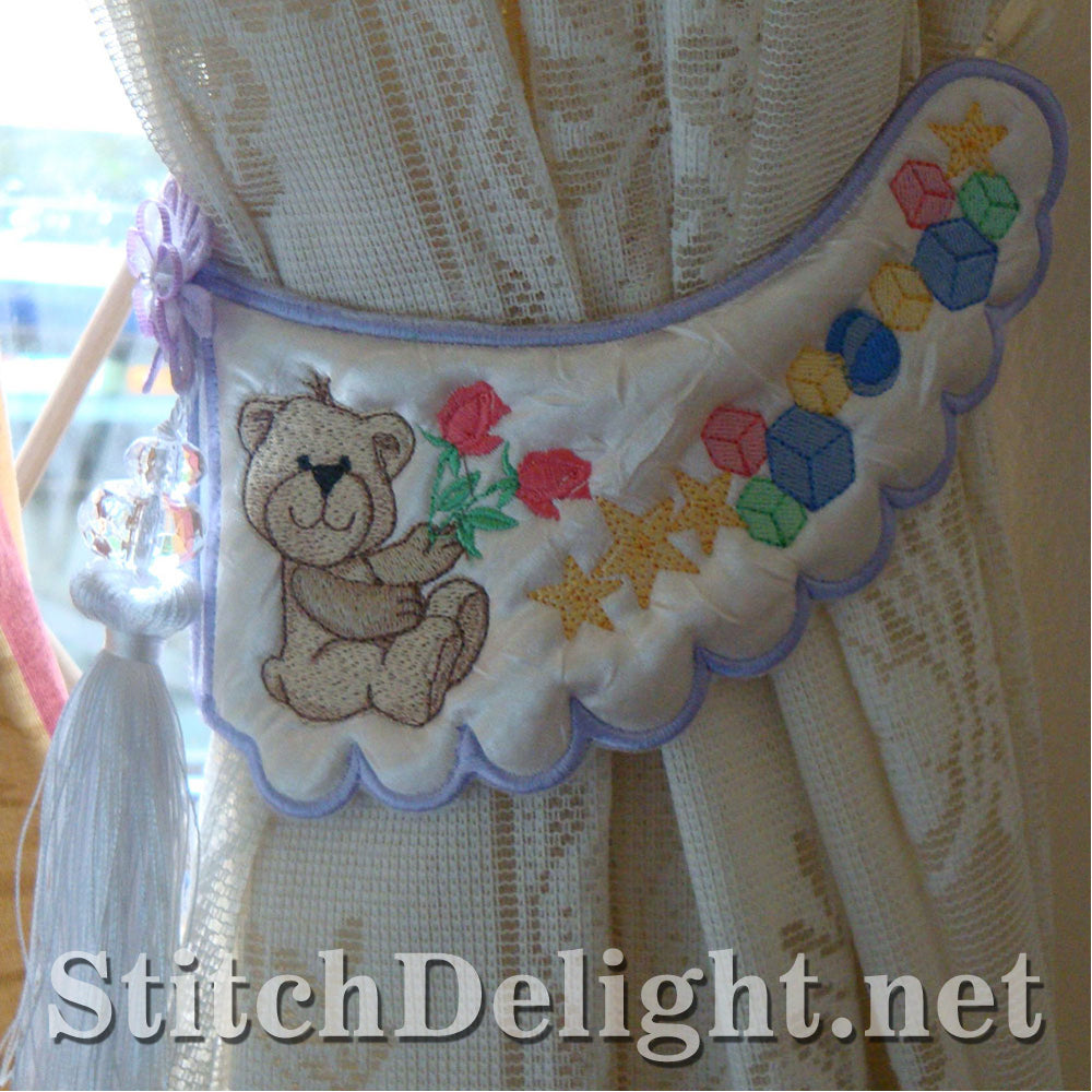 <transcy>SD0834 Attache en nounours minuscule dans le dos</transcy>
