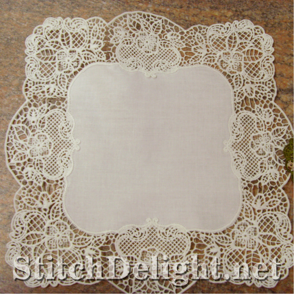 SD0574 Strawberry Lace Edging