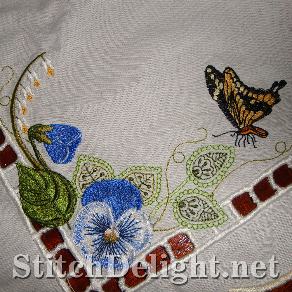 SD1137 Pansy Cutwork
