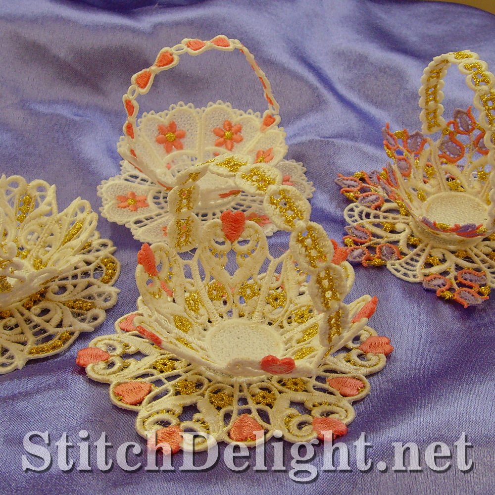 SD0573 Nutcup Baskets and Doilies