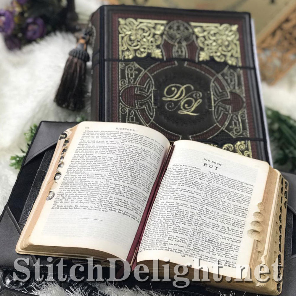 HOE0007 Vintage Book Covers