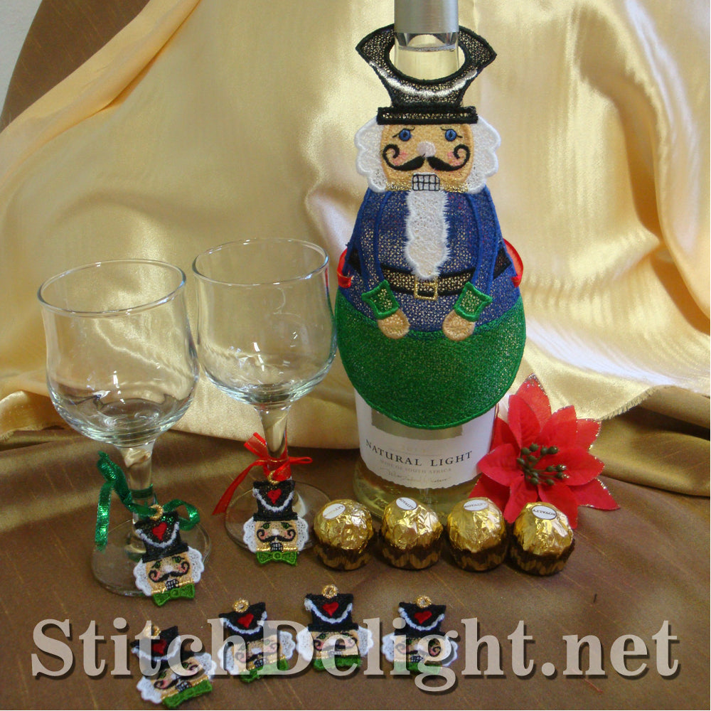 SD1056 Nutcracker Bottle Apron