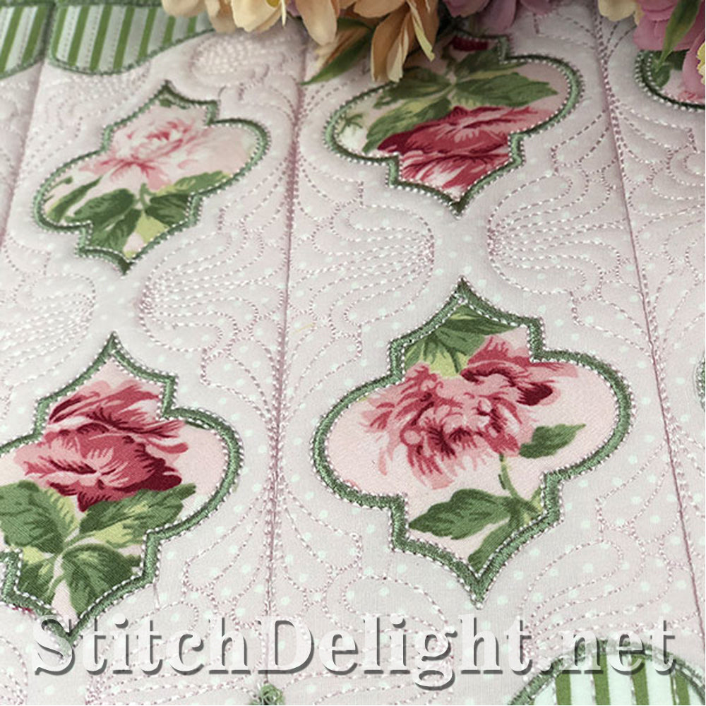 SDS1342 Quatrefoil Quilt Set