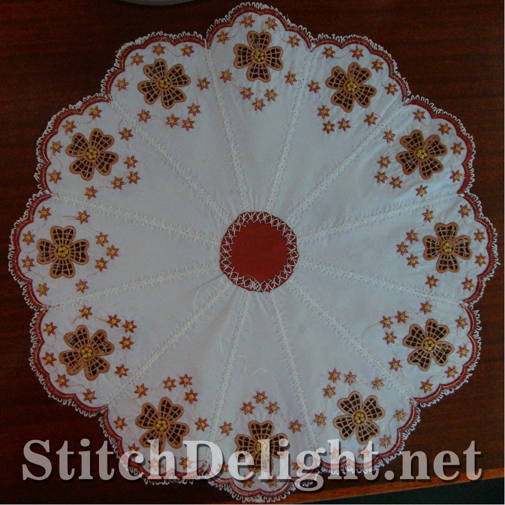 SD0880 Cutwork Spring Doily