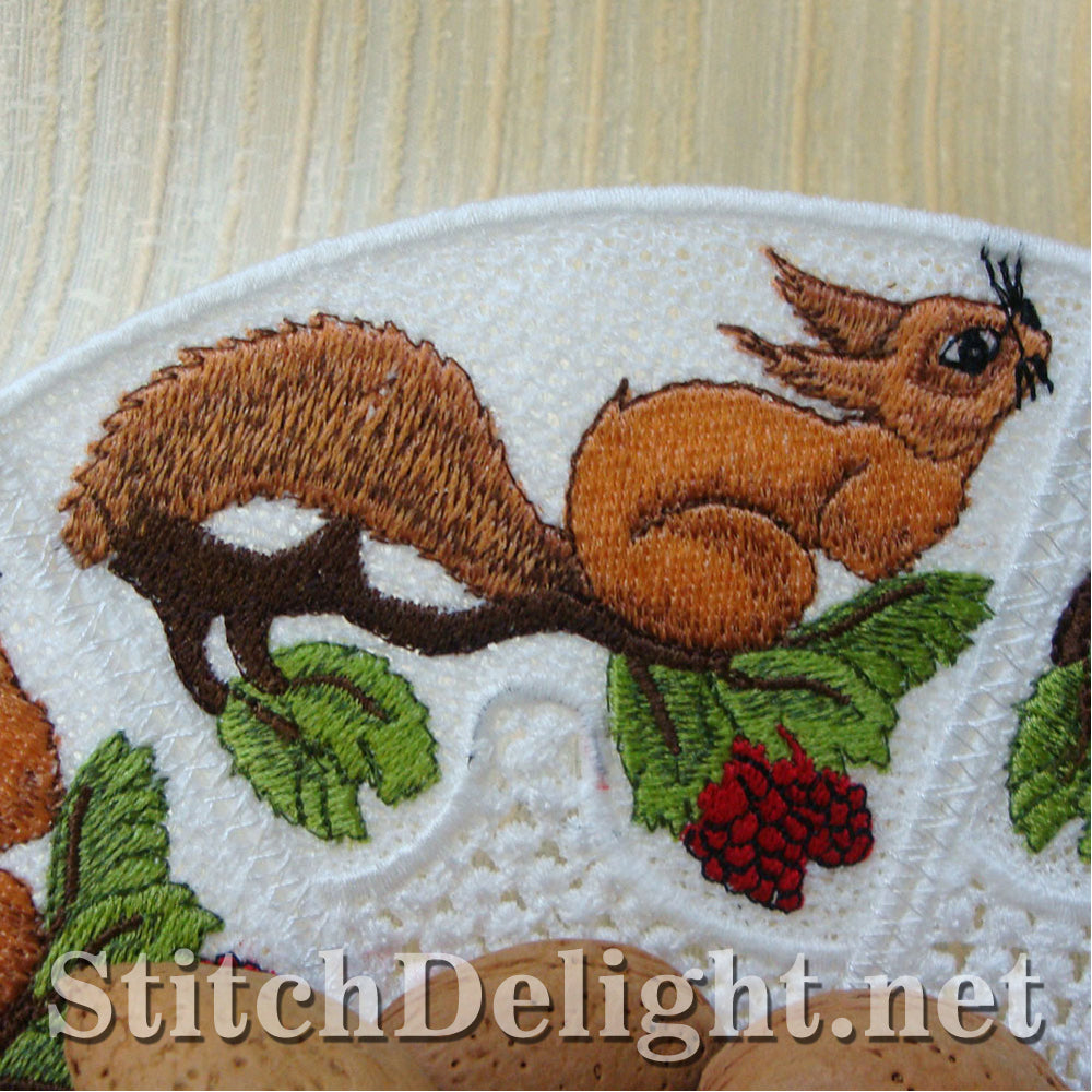SD0910 Squirrel Lace