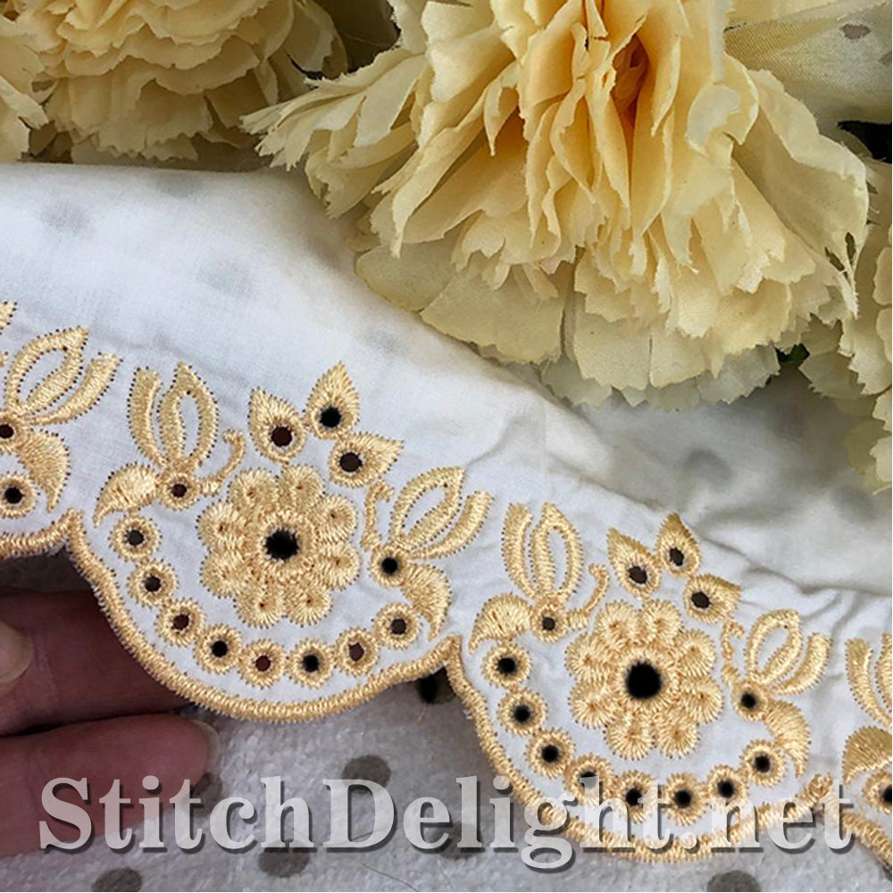 SDS1447 Flowers and Bees Quilting and Eyelet Lace