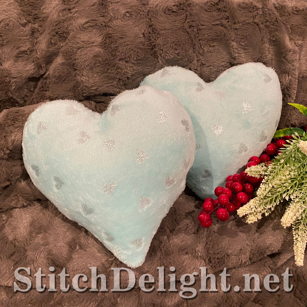 SDS3132 ITH Heart Pillow 9x10