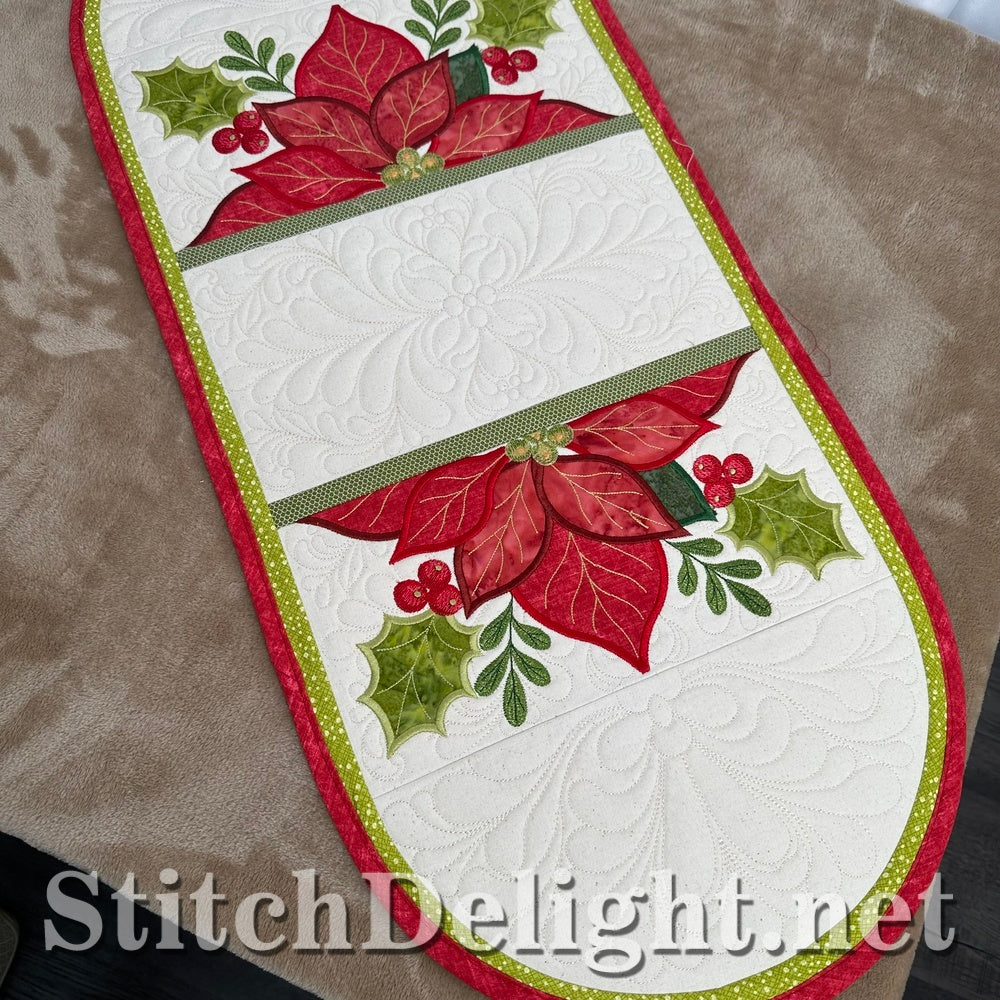 SDS4830 Poinsettia Table Runner