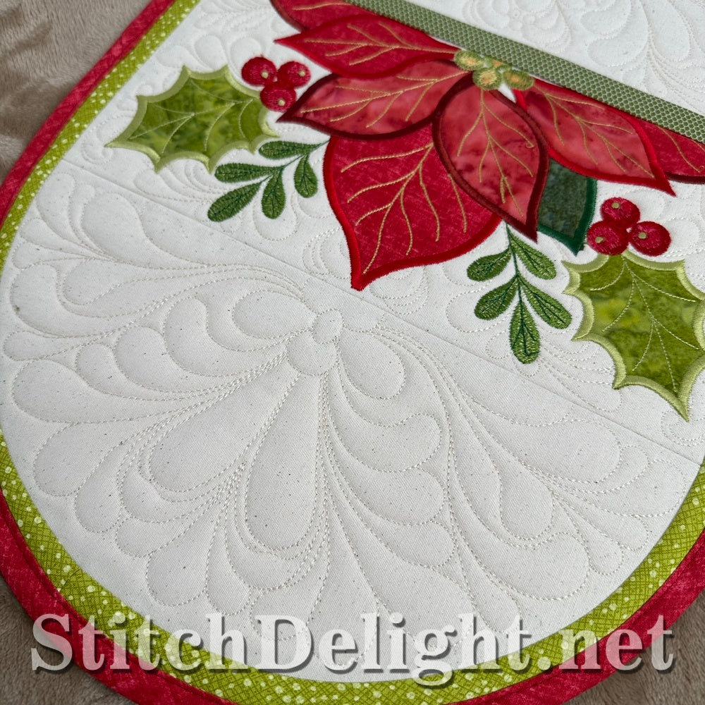SDS4830 Poinsettia Table Runner