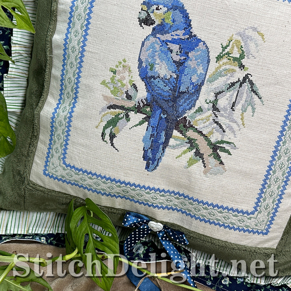 SDS4422 Blue Macaw