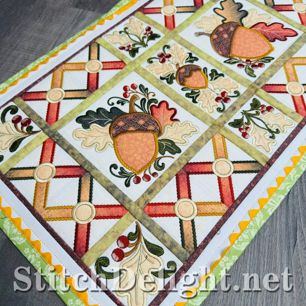 SDS4994 Acorn Table Runner