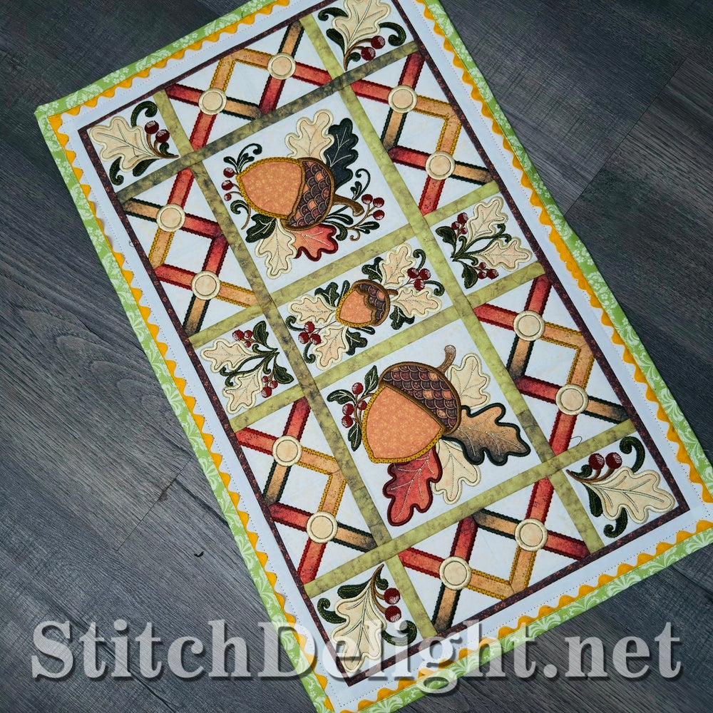 SDS4994 Acorn Table Runner