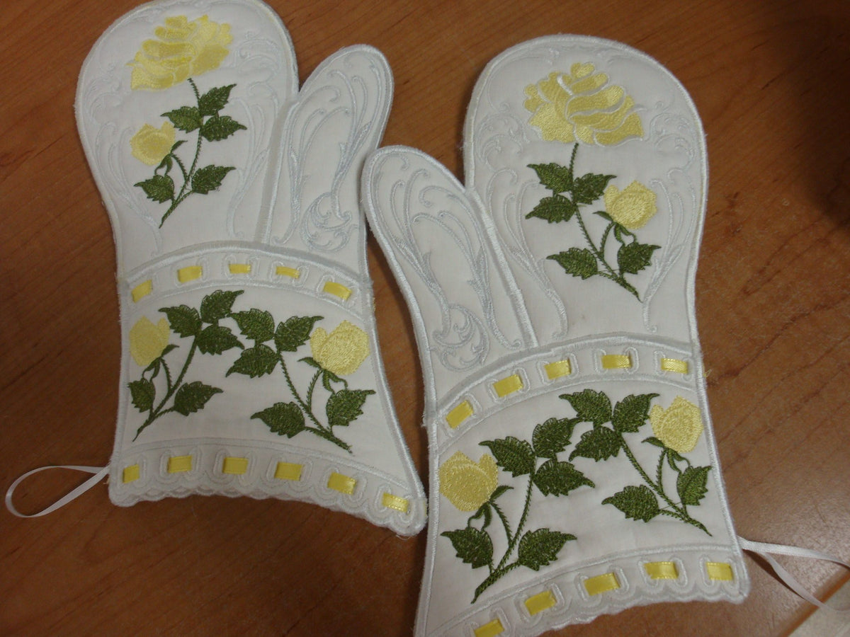 Made by: Brenda – Rose Oven Mittens machine embroidery