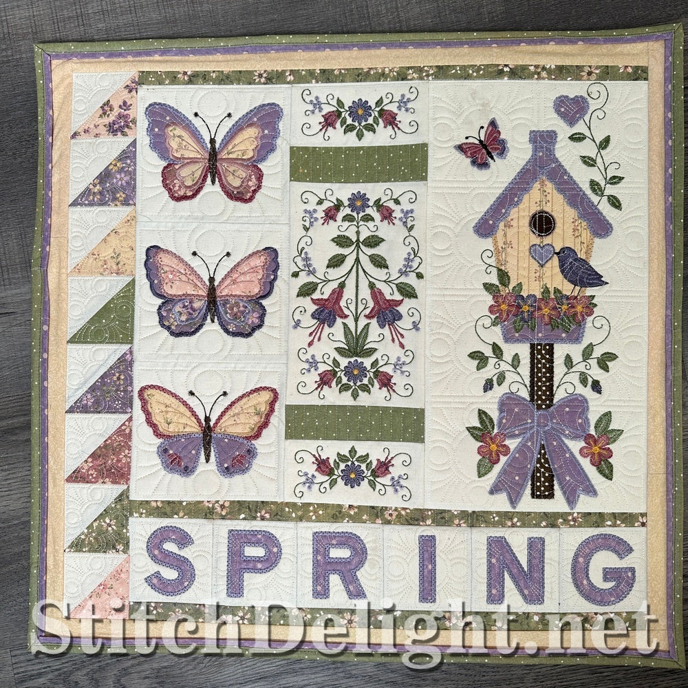 SDS4853 Spring Time Dancing Lilies Wallhanging