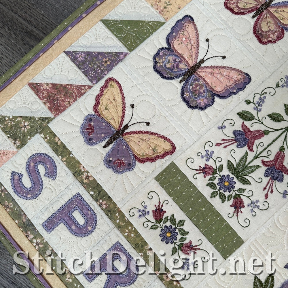 SDS4853 Spring Time Dancing Lilies Wallhanging