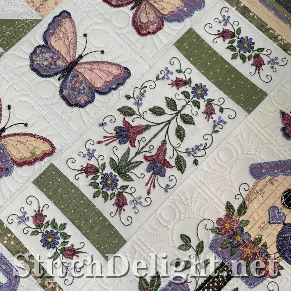 SDS4853 Spring Time Dancing Lilies Wallhanging