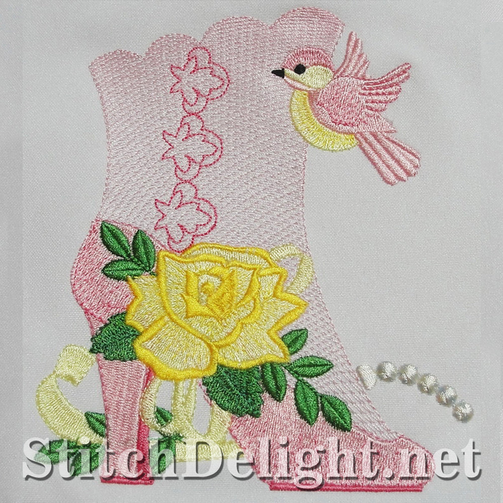 This gorgeous single design for the 4x4 hoop elegant boots. Stitch onto vanity bags or make a stunning quilt
