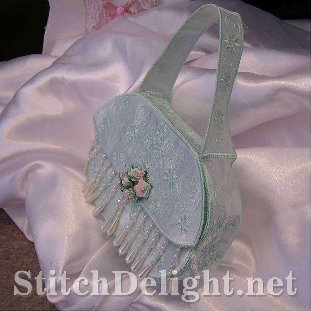 AE031 Sassy Purses