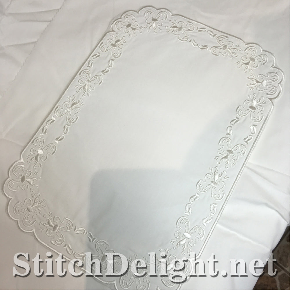 SDS1099 ITH Tray Cloths
