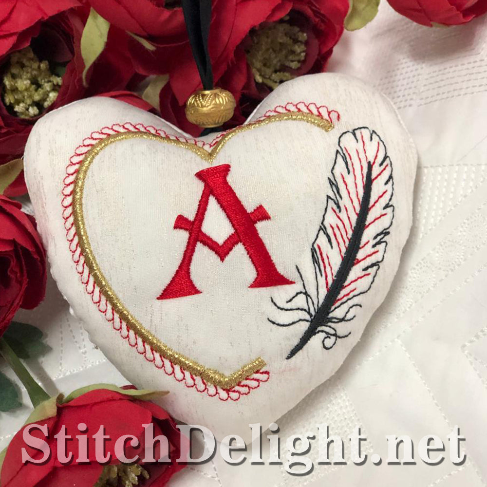 HOE0002 Alphabet Heart Cushion Font