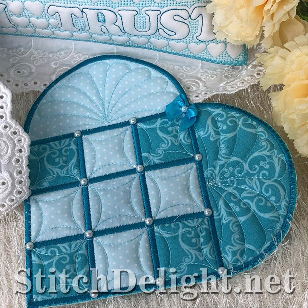 SDS1427 Nordic Heart and Eyelet Lace