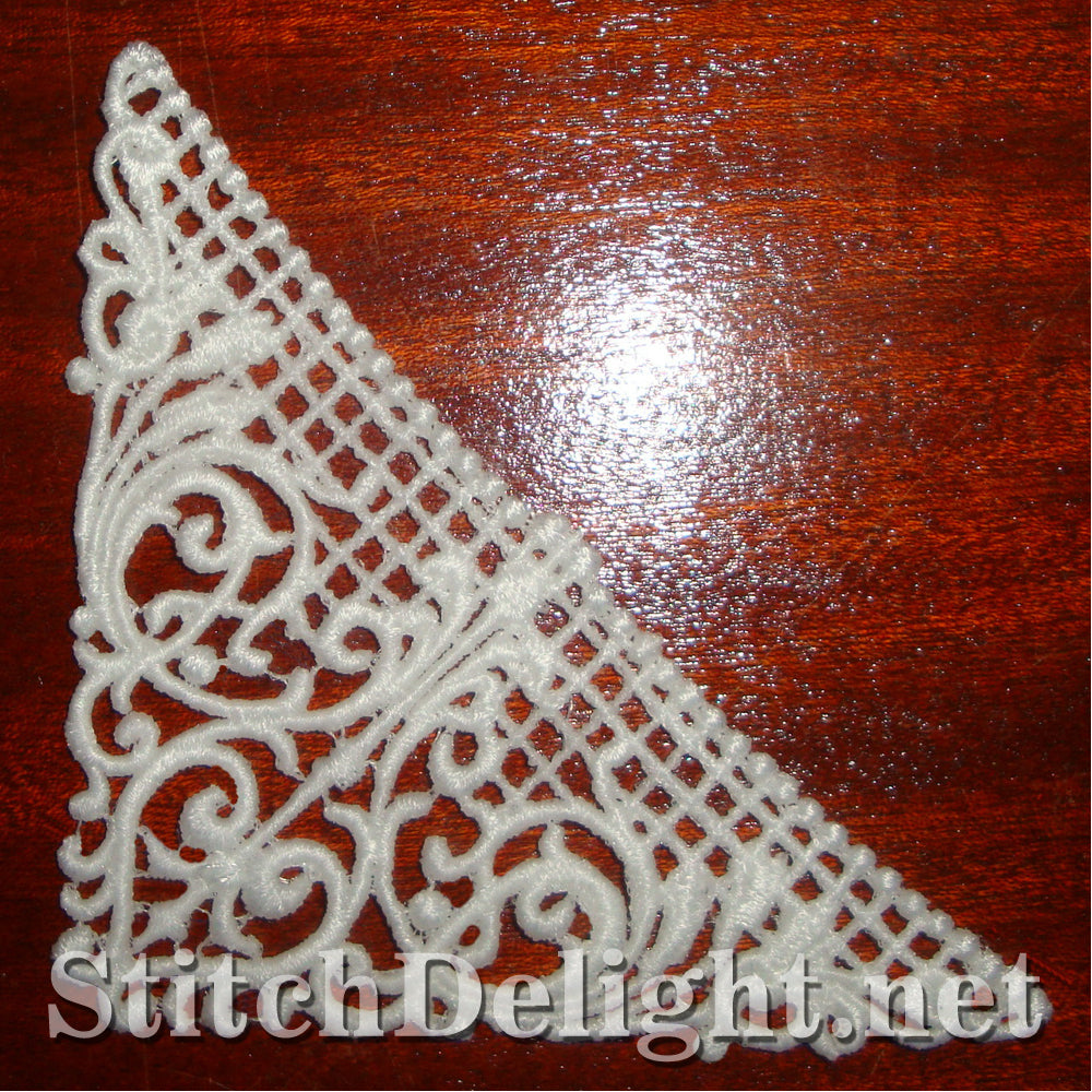 SD0932 Freestanding Lace Corner 9