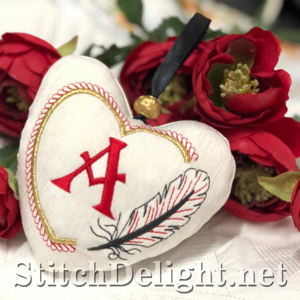 HOE0002 Alphabet Heart Cushion Font