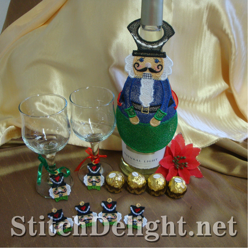 SD1056 Nutcracker Bottle Apron