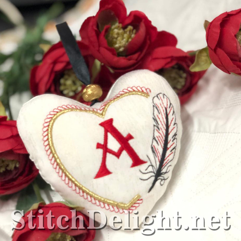 HOE0002 Alphabet Heart Cushion Font